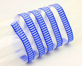 10.05 Blauw lint met wit gekartelde opdruk