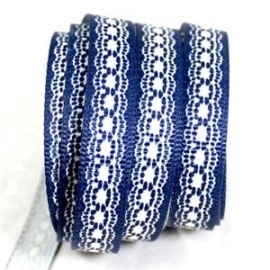 10.04 Blauw lint met wit kanten opdruk