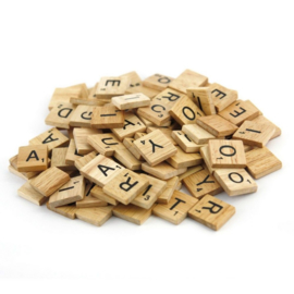 11.01 Houten scrabble letters