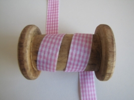 10.07 Roze geruit lint