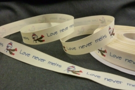 10.13 Licht geel lint met een sneeuwpop en de tekst: Love never melts