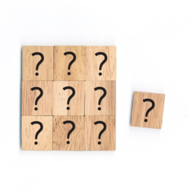 11.02 Houten scrabble blokje: ? (vraagteken)
