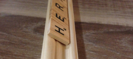 11.00 Plankje voor scrabble blokjes 25 cm.