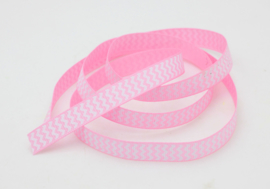 10.05 Roze lint met wit gekartelde opdruk