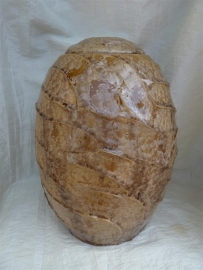 Urn met reliëf sienna bruin. U 128