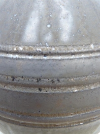 Urn antraciet / bronskleur. U 185