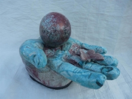 Raku bol en vlinder in hand 3