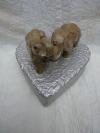 Urn met 2 olifantjes op hart MU 83