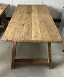 Stoere eettafel "Reno" van oud hout met A poot - naturel