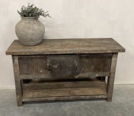 Stoere sidetable "Dana" met deurtje