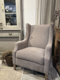 Mooie landelijke strakke  oorfauteuil  "Tobi"