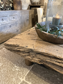 Hele gave robuuste salontafel van oud hout