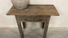 Stoere  sidetable van oud  hout met 2 lades