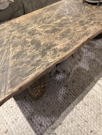 Mooie unieke  salontafel Naga van oud hout