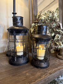 Stoer zwart metalen windlicht  - 2 maten