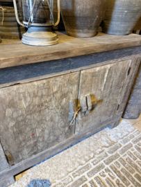 Stoer kastje smalle commode oud hout
