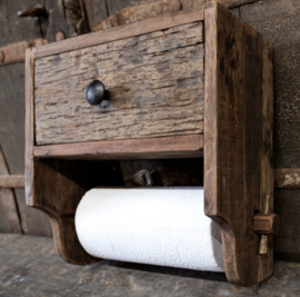 Stoere keukenrolhouder van oud hout