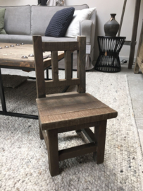 Hele leuke houten kinder stoeltjes