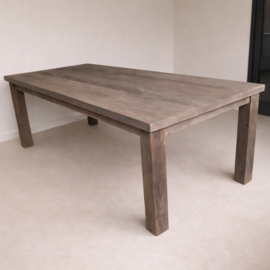 Stoere eettafel "Jens" met blokpoten