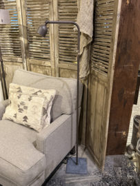 Mooie vloerlamp Abel Rusty rough brown van Luksa Home