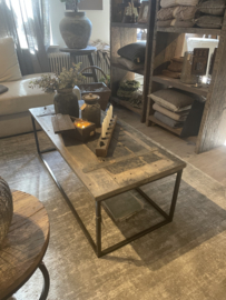 Stoere salontafel oud hout met stalen frame