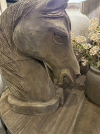 Mooi houten paard vergrijsd hout van trapa living
