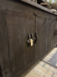 Stoer doorleefd oud dressoir 200 cm