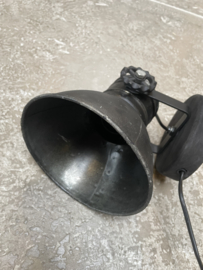 Stoere wandlamp spot oud zwart