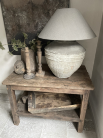 Mooie unieke  sidetable met onderplank