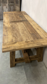 Prachtige unieke eiken A poot tafel 260 cm