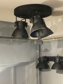 Stoere plafond lamp in oud zwart 3 spot
