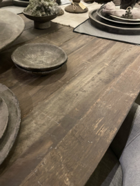 Stoere ovale eettafel "Jens" van oud hout
