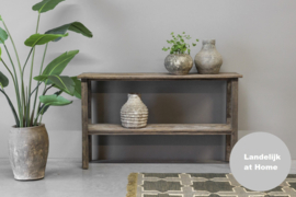 Stoere sidetable van oud doorleefd hout