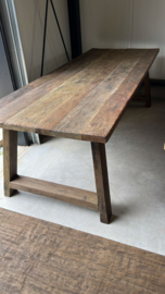 Stoere eettafel van oud hout met A poot 260 cm