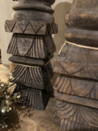 Stoere houten ornamenten / balusters