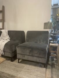 Mooie landelijk strakke fauteuil "Julia" van Bocx Interiors