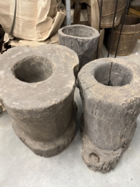 Stoere grote houten vijzel grijs - rechts