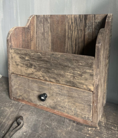 Hele stoere bak display van oud hout