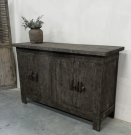 Stoer doorleefd oud dressoir 160 cm