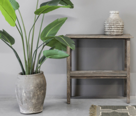 Stoere sidetable van oud doorleefd hout