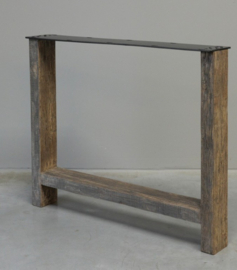 Stoere eettafel "Levv" van oud hout met houten poten naar keus