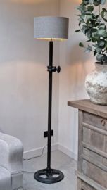 Stoere zwart metalen vloerlamp