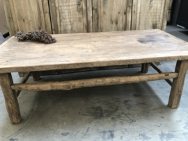 Stoere oude unieke salontafel