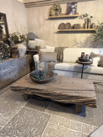 Hele gave robuuste salontafel van oud hout