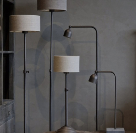 Mooie vloerlamp Abel Rusty rough brown van Luksa Home