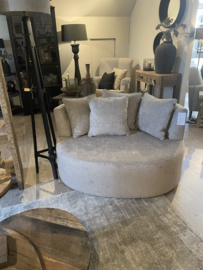Mooie ovale  fauteuil/bankje "Kim" van Bocx Interiors