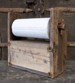 Stoere keukenrolhouder van oud hout