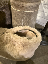 Leuk fluffy bonttasje / toilettasje beige