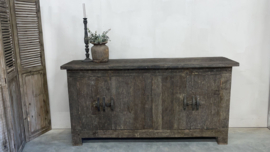 Stoer doorleefd oud dressoir 200 cm
