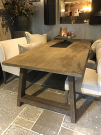 Stoere eettafel "Reno" van oud hout met A poot